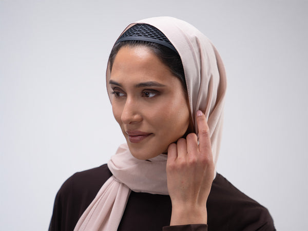 طاقية تثبيت الحجاب الآمنة